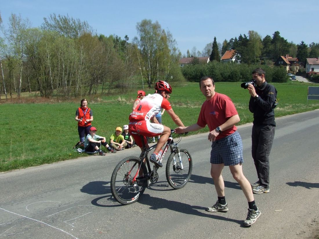 Skřivan vítá závodníka na trati VXC
